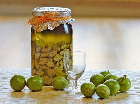infusion of green walnuts against parasites