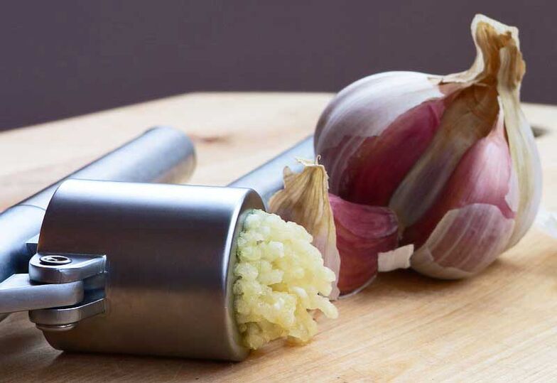 garlic to eliminate worms